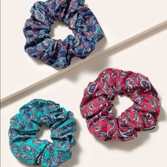 3 Piece Paisley Print Scrunchies - Picture 2 of 3